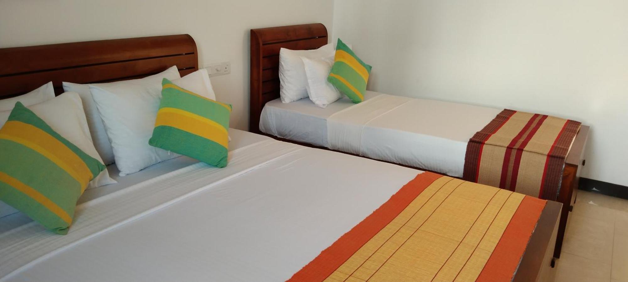 Bed and Breakfast Pick & Go White House Negombo Exteriér fotografie