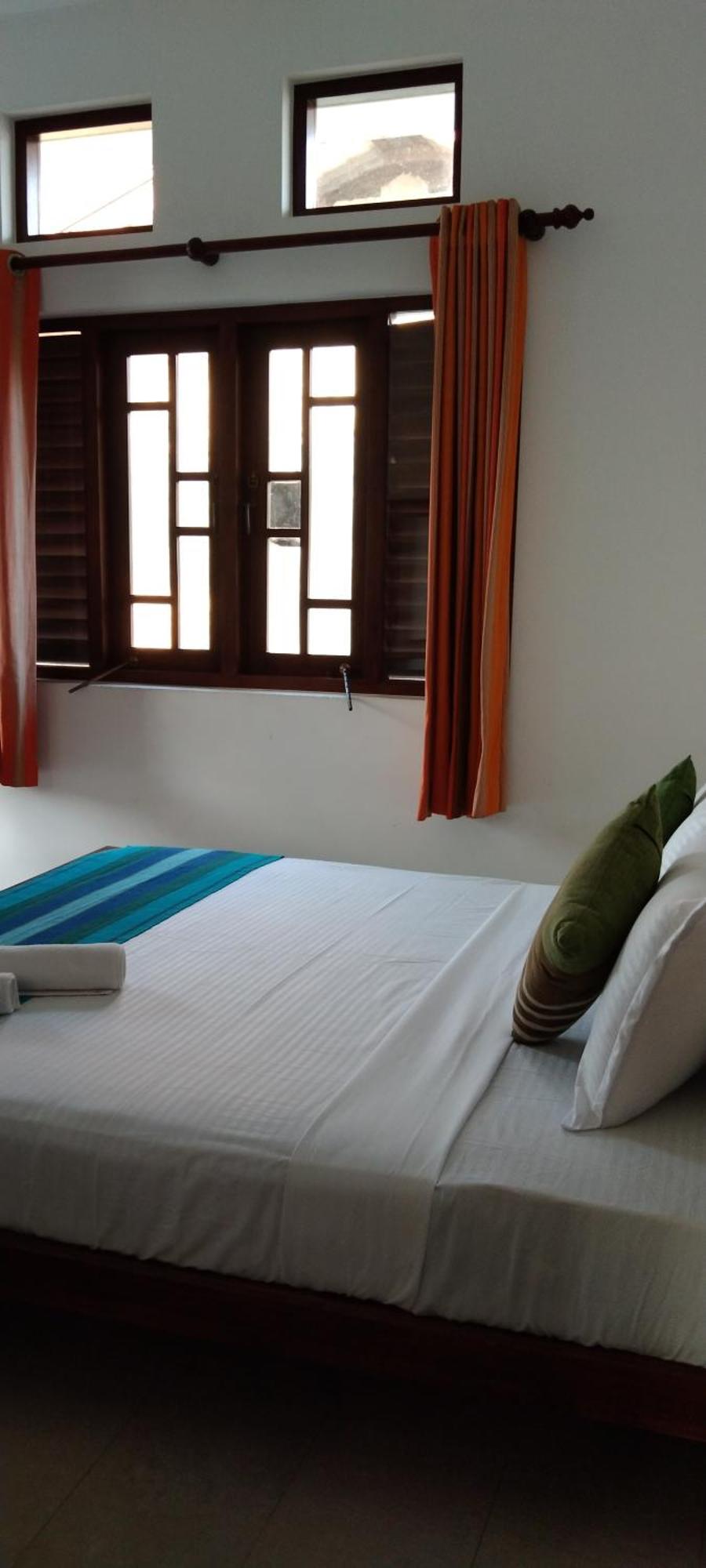 Bed and Breakfast Pick & Go White House Negombo Exteriér fotografie