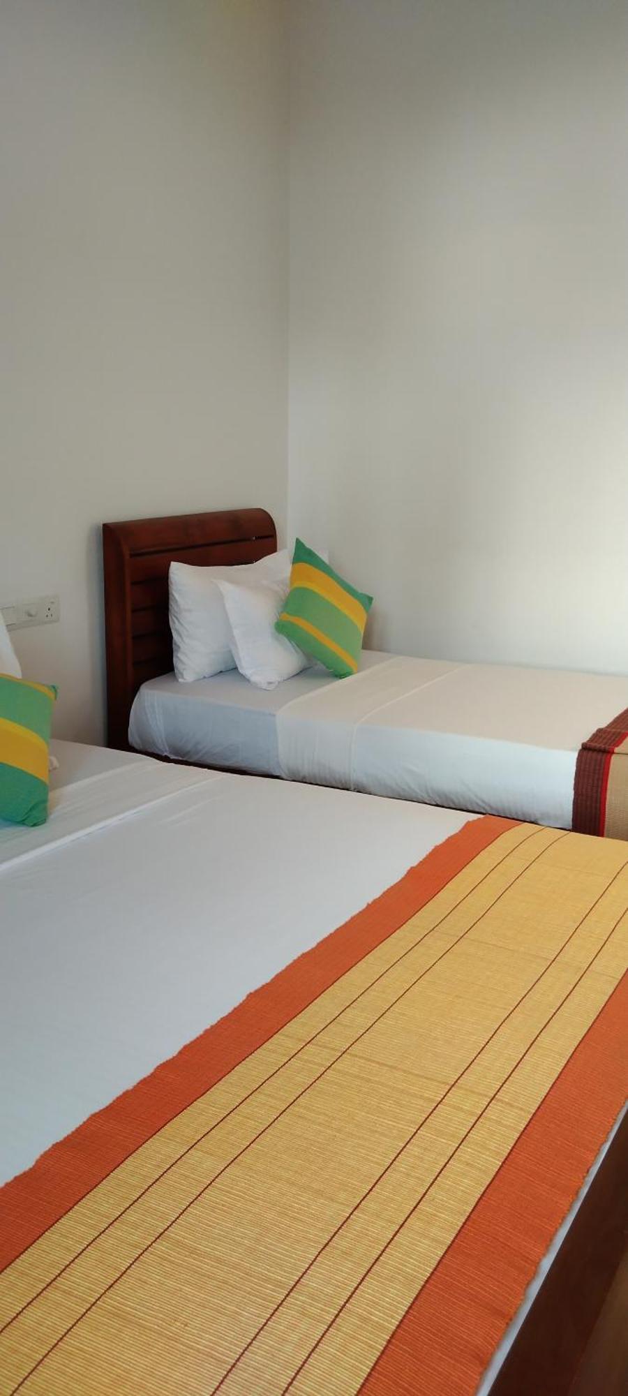 Bed and Breakfast Pick & Go White House Negombo Exteriér fotografie