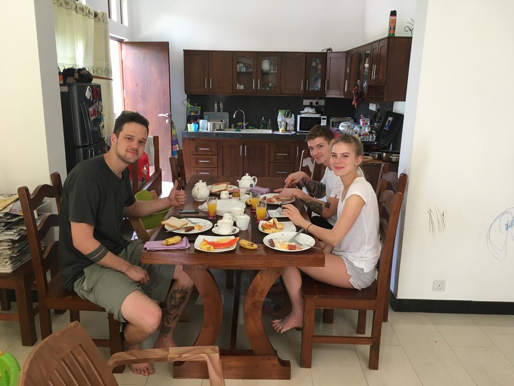 Bed and Breakfast Pick & Go White House Negombo Exteriér fotografie
