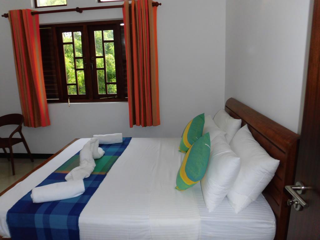 Bed and Breakfast Pick & Go White House Negombo Exteriér fotografie