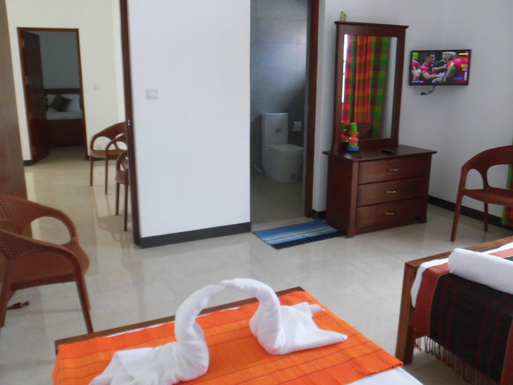 Bed and Breakfast Pick & Go White House Negombo Exteriér fotografie