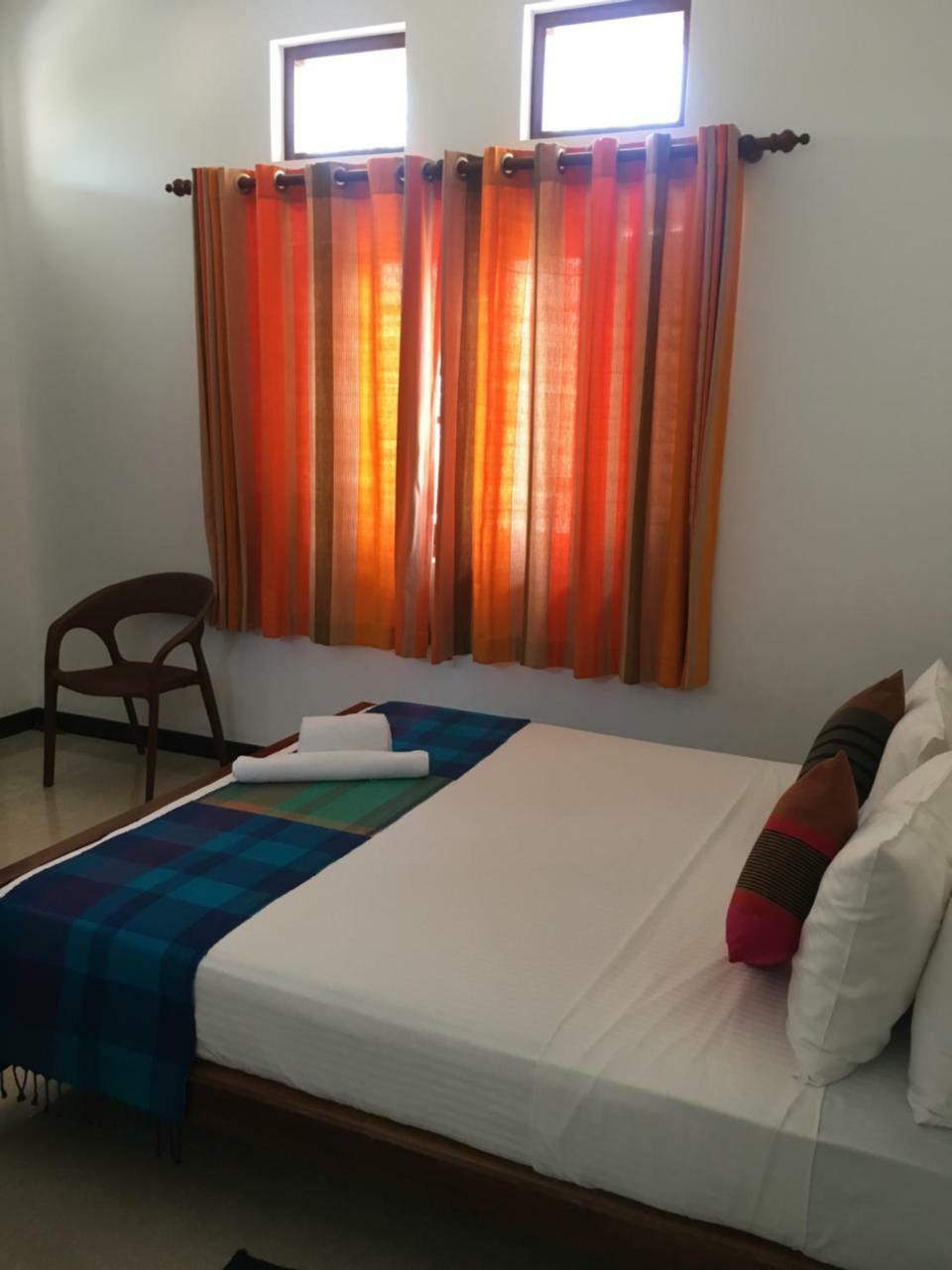 Bed and Breakfast Pick & Go White House Negombo Exteriér fotografie